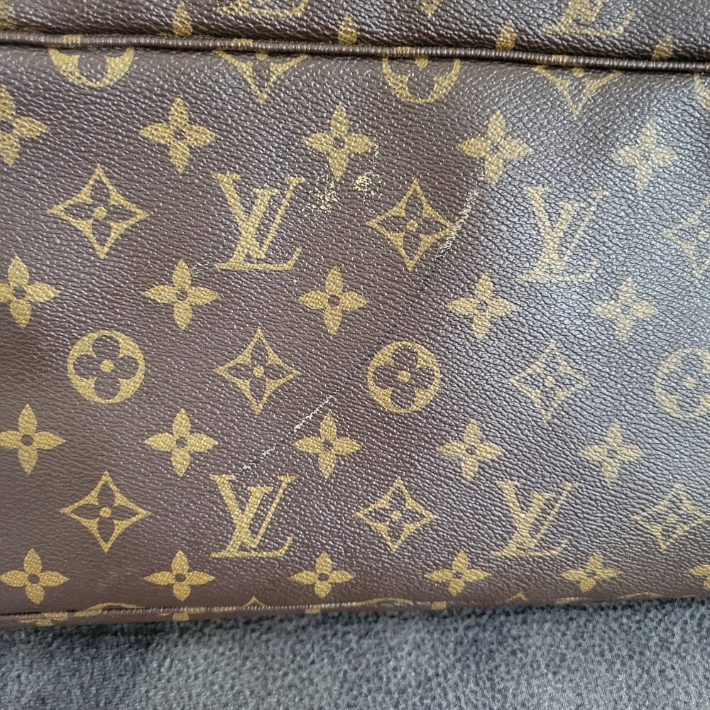 Louis Vuitton Neverfull MM Monogram Canvas Tote Bag – Authentic, Preloved - Picture 3 of 10